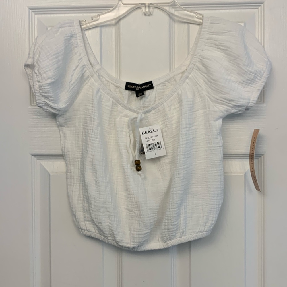 Cute Summer Too White Size Small White Top